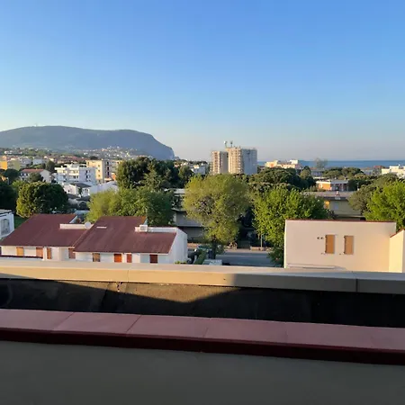 Grazioso Vista Mare Apartment *